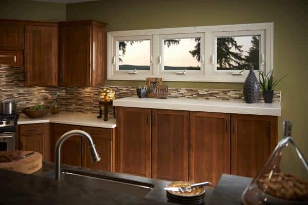 Simonton-Reflections-Awning-Window-Kitchen1-600x400