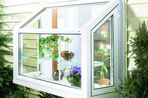 Simonton_GardenWindow_ExteriorGarden-600x400